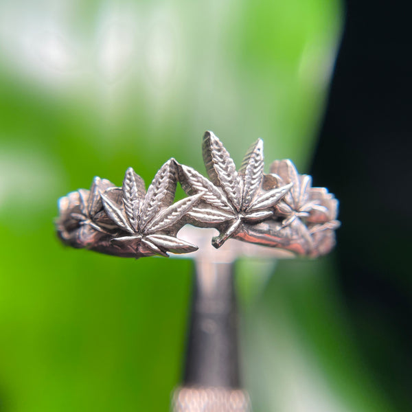 Weed Leaf Ring